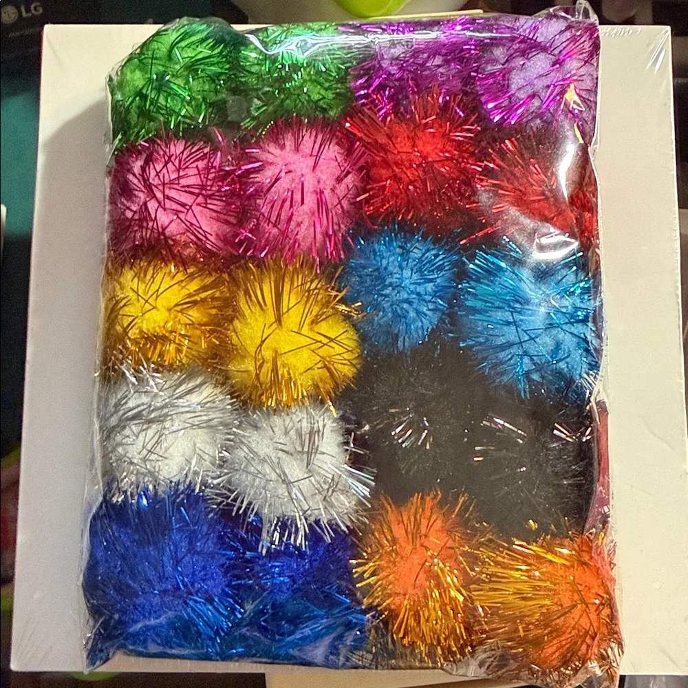 20 Pcs Assorted Color Flash Ball Cat's Favorite Toy Ball Tinsel Pom Poms Flash.